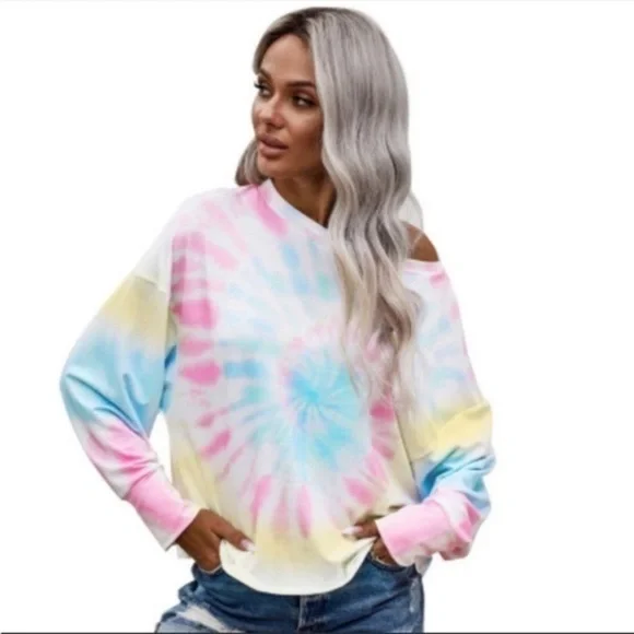 Long sleeve pull over top - Picture 2 of 9